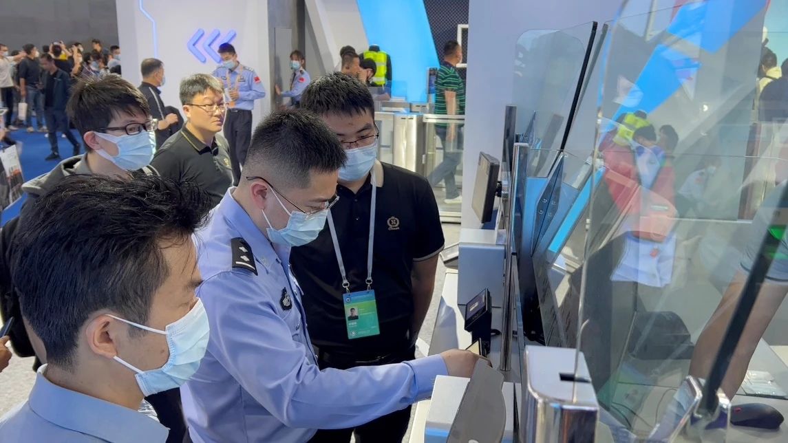 拼搏(中国)pinbo·官方网页版,亮相第十一届中国国际警用装备博览会 用创新技术“警”上添花
