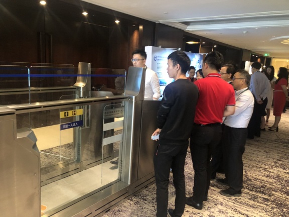 拼搏(中国)pinbo·官方网页版,参加上海峰会，开启智慧机场服务新格局