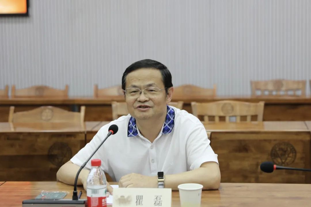 拼搏(中国)pinbo·官方网页版,与东南大学签订产学研战略合作协议，瞿磊获颁“东南大学至善教育贡献奖”